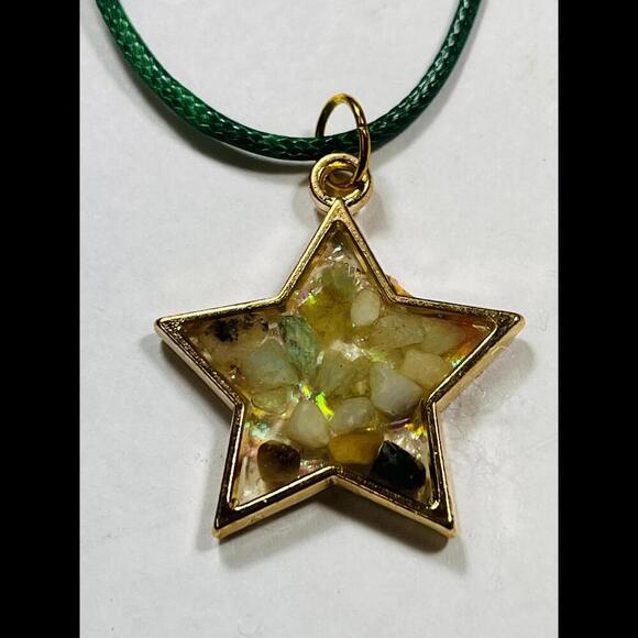 Handmade Gemstone chips in Resin Necklace Pendant Star Design - Picture 1 of 2